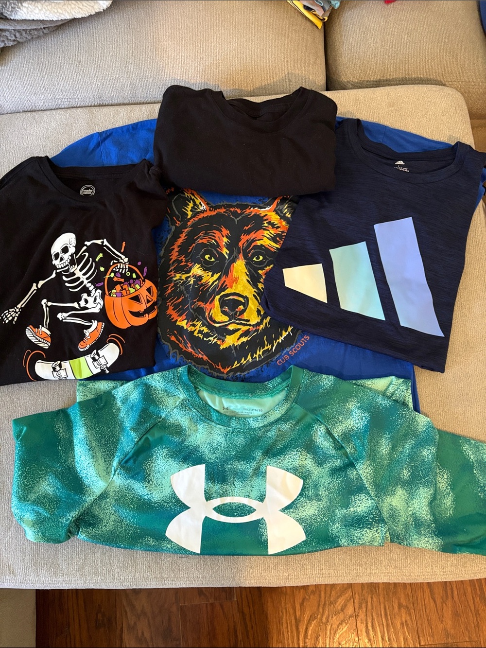 Under Armour Teal Graphic Logo Sweatshirt with Assorted Graphic Tees